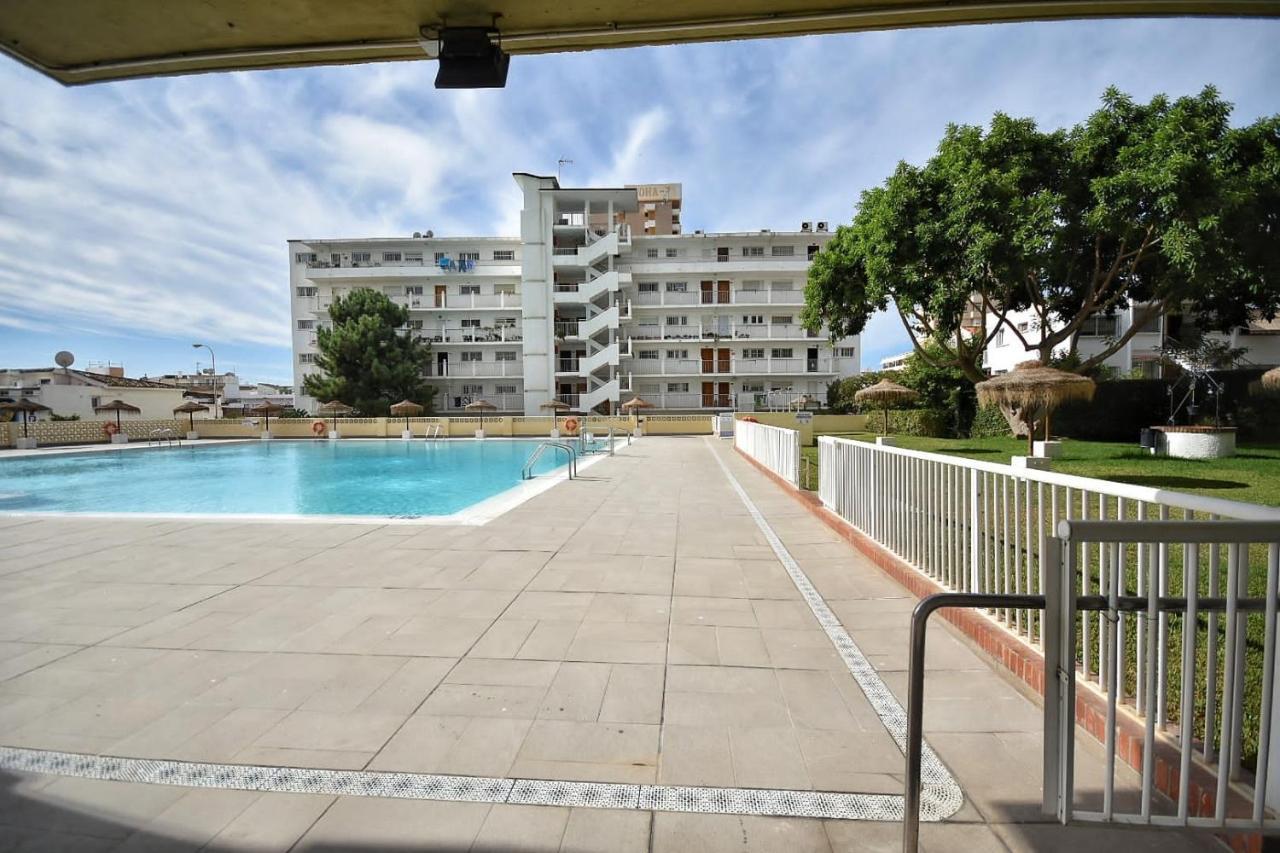 Gran Carihuela Apartment ตอร์เรโมลิโนส ภายนอก รูปภาพ