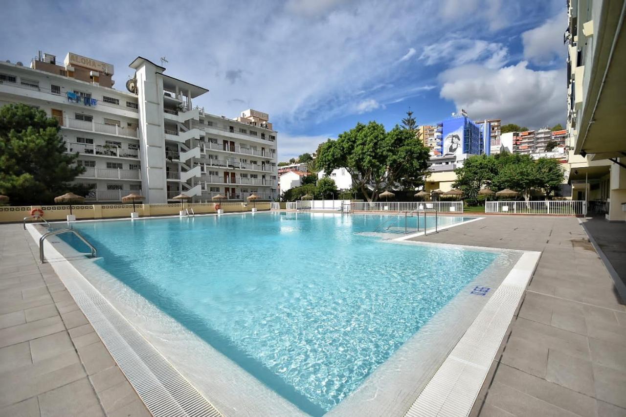 Gran Carihuela Apartment ตอร์เรโมลิโนส ภายนอก รูปภาพ